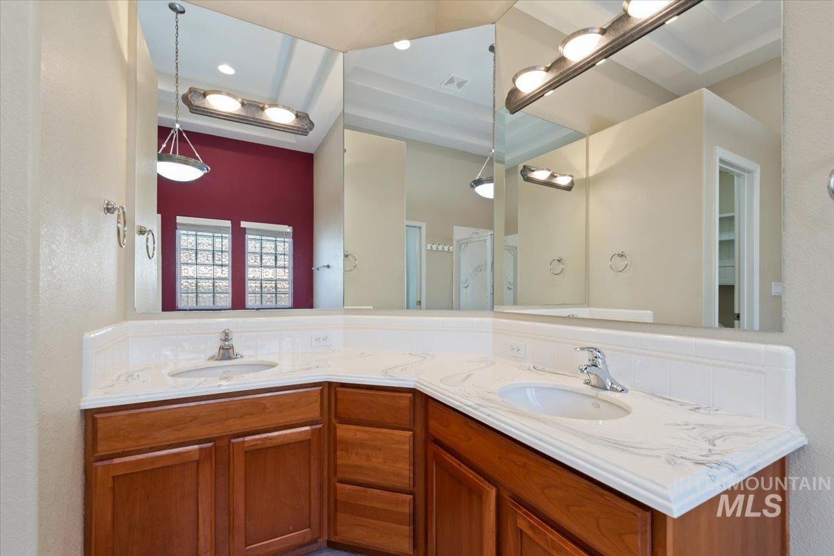 2083 S Trapper Cove Ave Property Photo 16