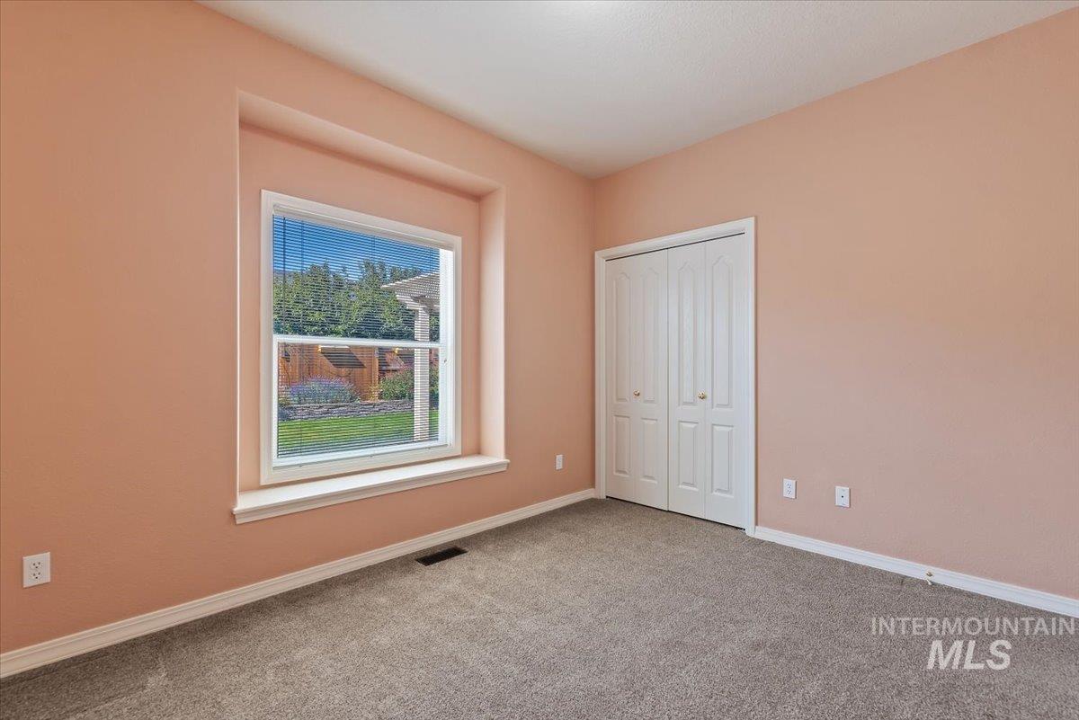 2083 S Trapper Cove Ave Property Photo 18
