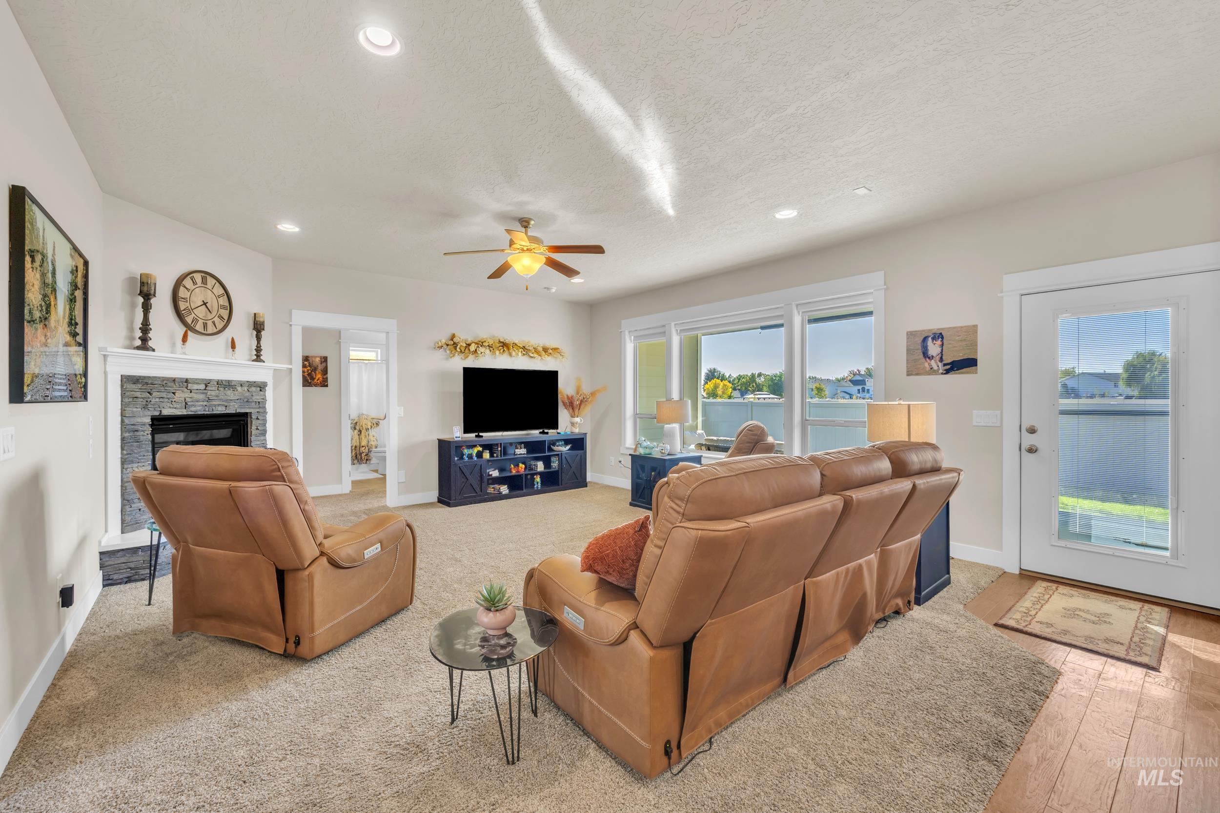 367 N Magnolia Pl Property Photo 6