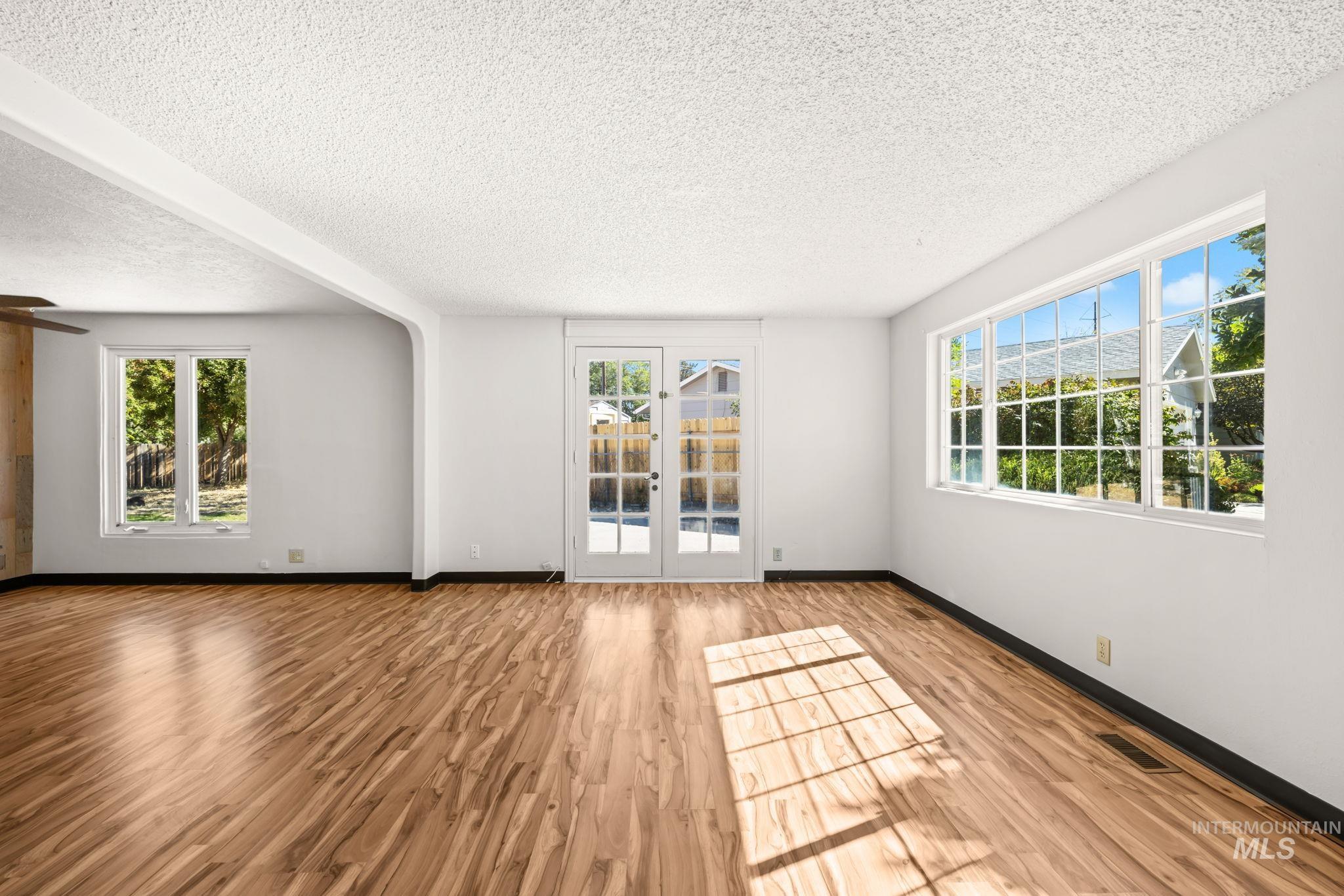2440 S Virginia Property Photo 4