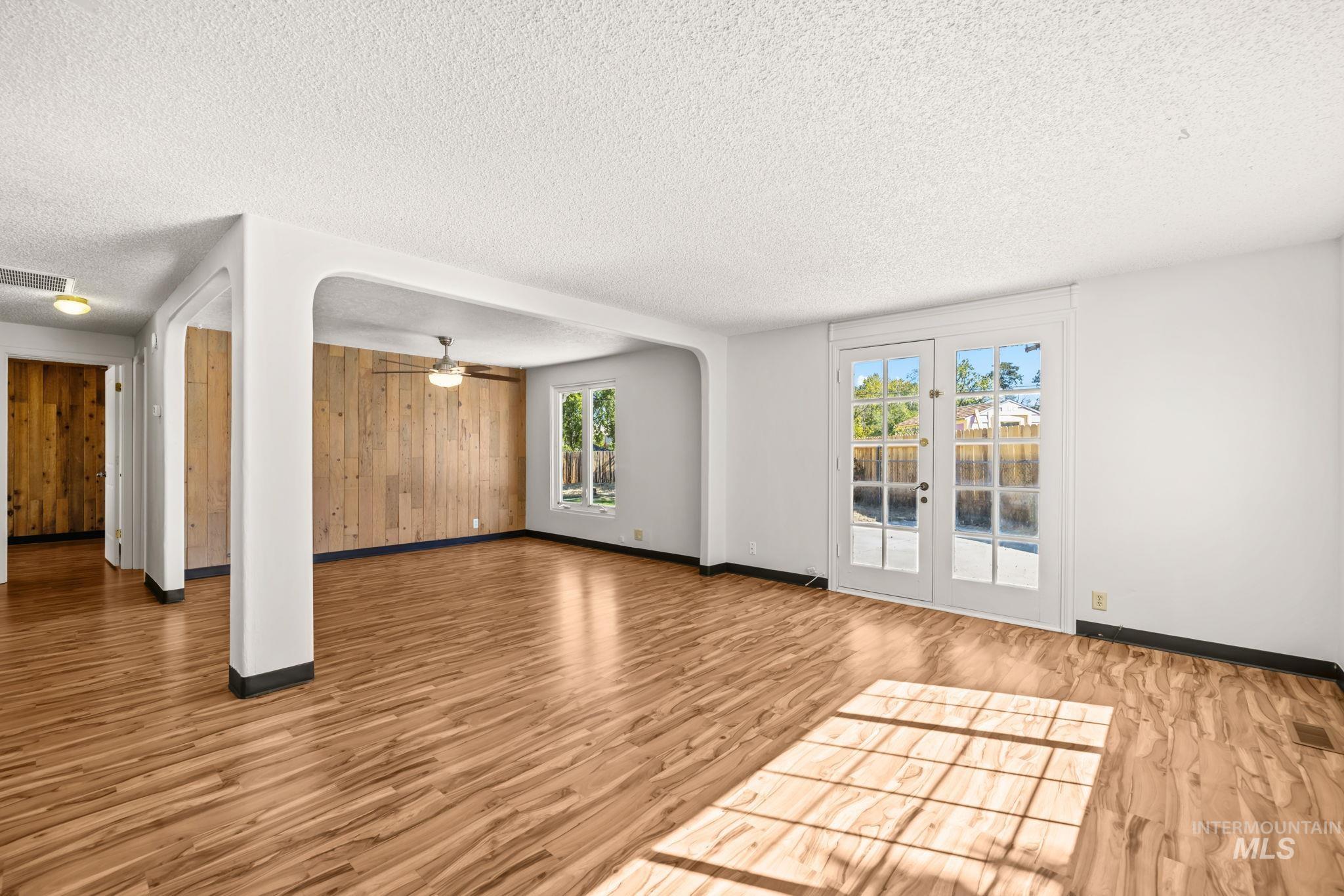 2440 S Virginia Property Photo 5