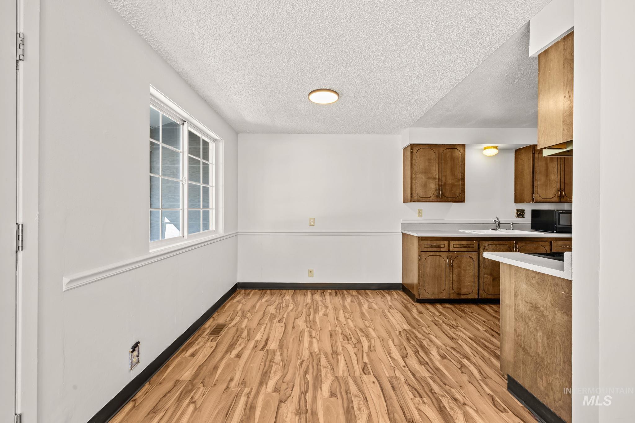 2440 S Virginia Property Photo 10