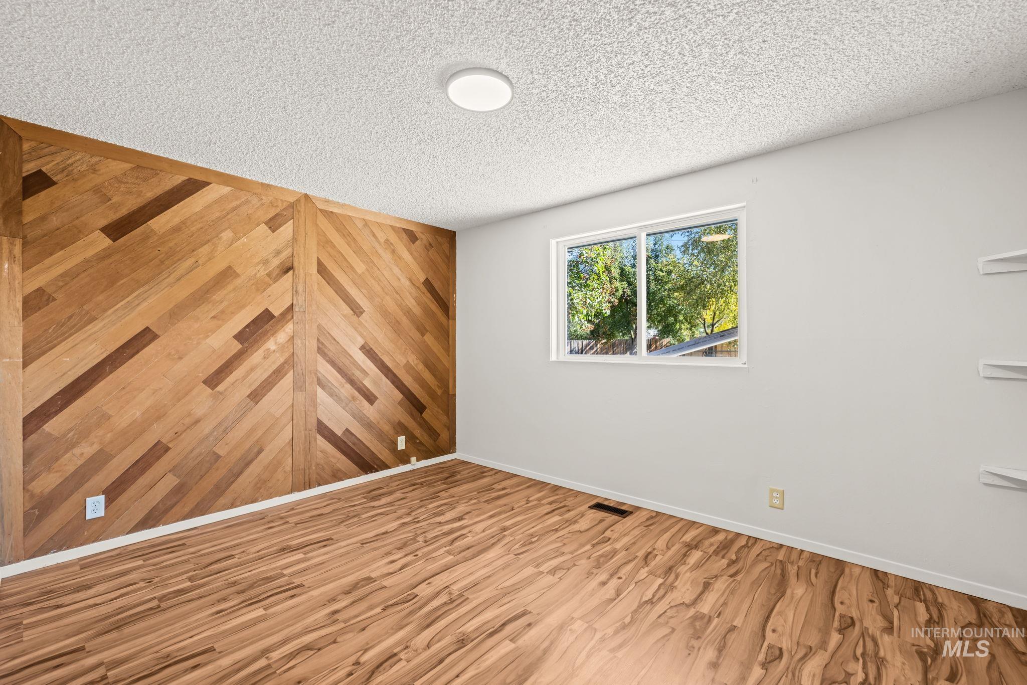 2440 S Virginia Property Photo 18