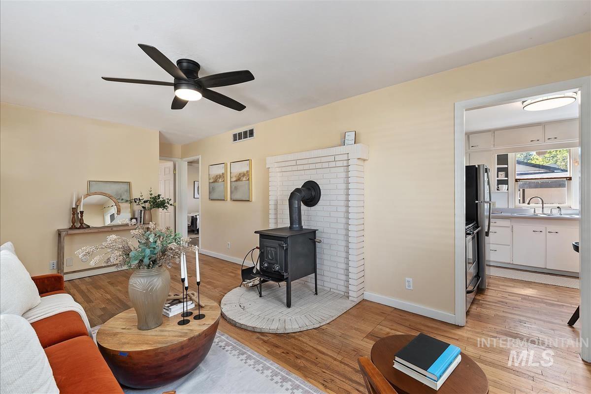 14 S Wheeler St Property Photo 8