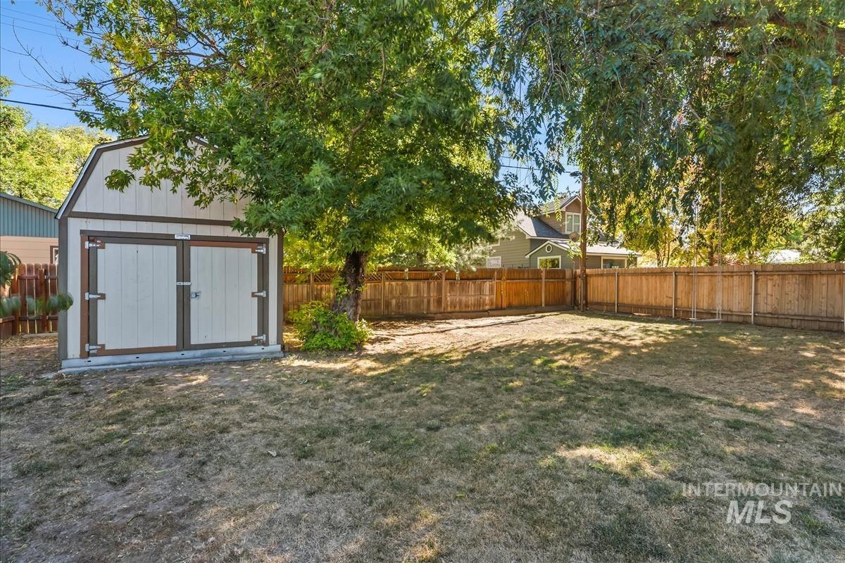 14 S Wheeler St Property Photo 28