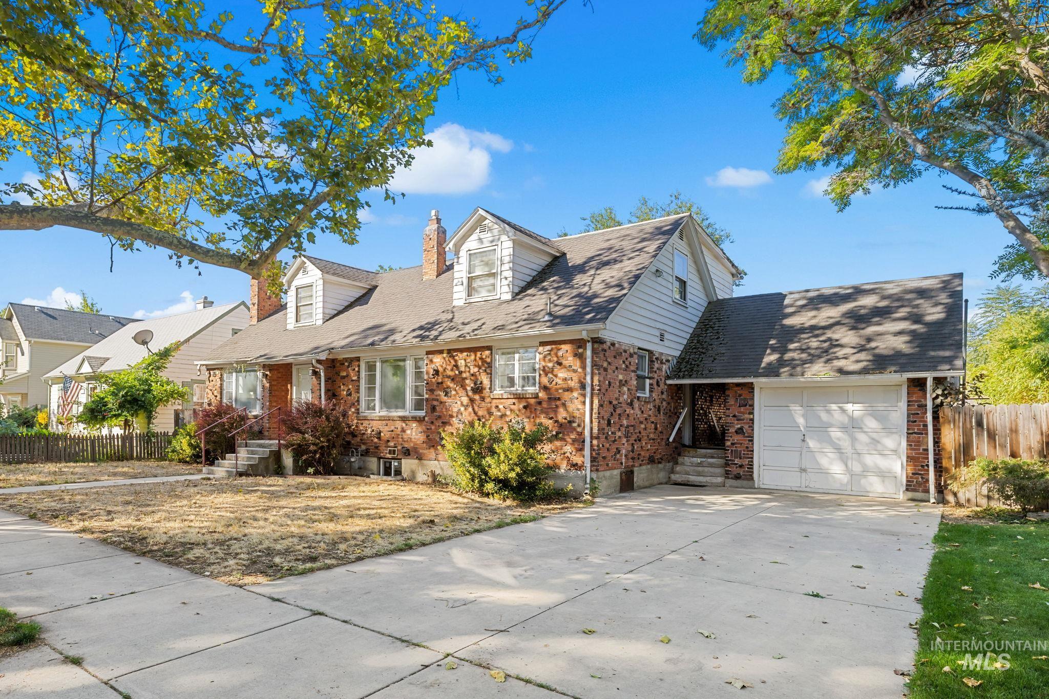 1717 S Manitou Property Photo