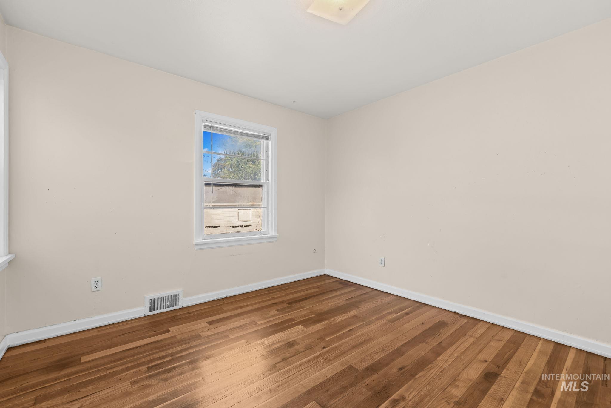 1717 S Manitou Property Photo 17
