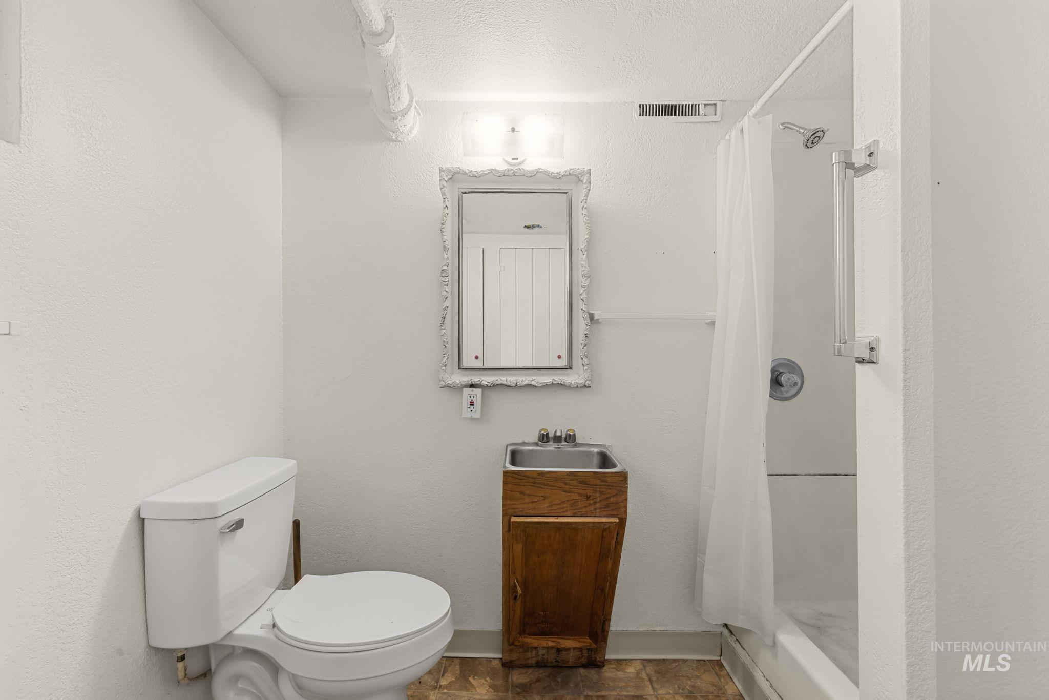 1717 S Manitou Property Photo 32