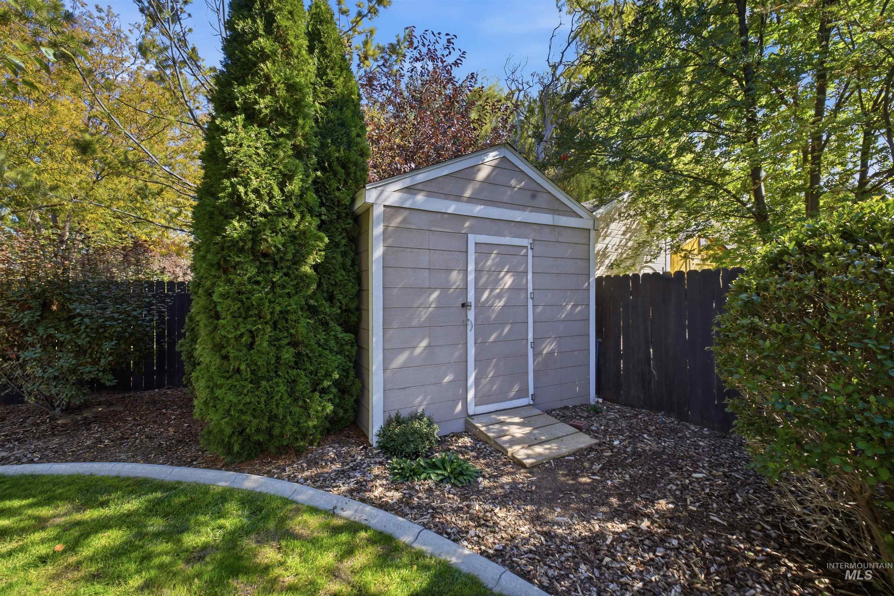 2028 Candleridge Dr Property Photo 42