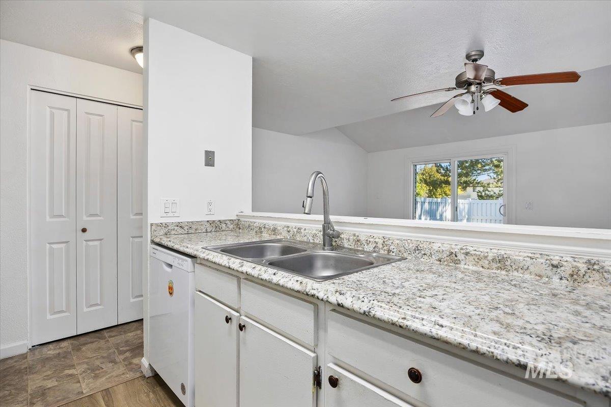 259 Pheasant Property Photo 8