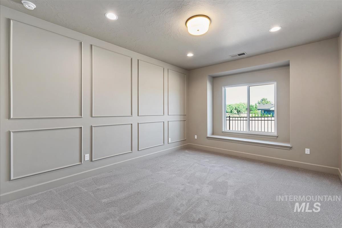9833 S Peregrine Falcon Ave. Property Photo 37