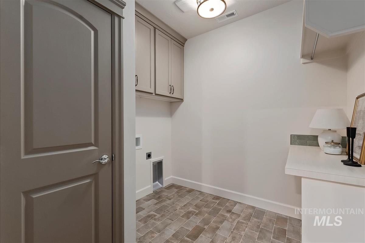 9833 S Peregrine Falcon Ave. Property Photo 45