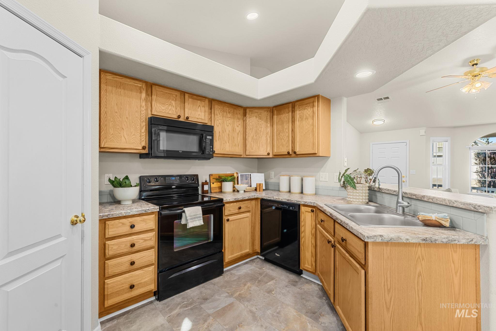 11729 W Shetland Dr. Property Photo 17