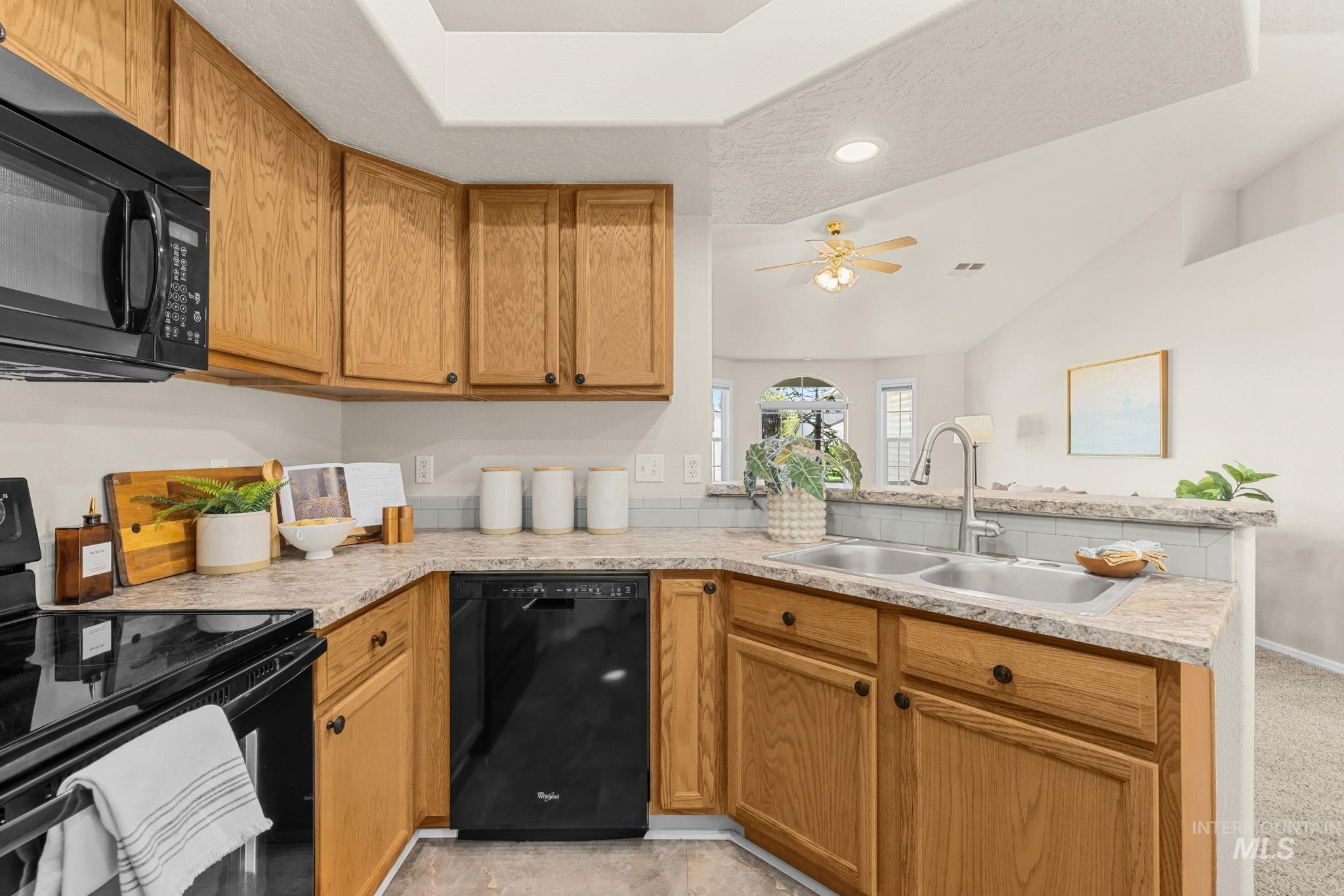 11729 W Shetland Dr. Property Photo 20