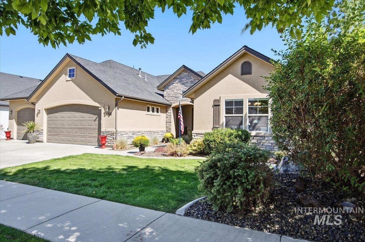 1058 E Radiant Ridge Dr. Property Photo 1