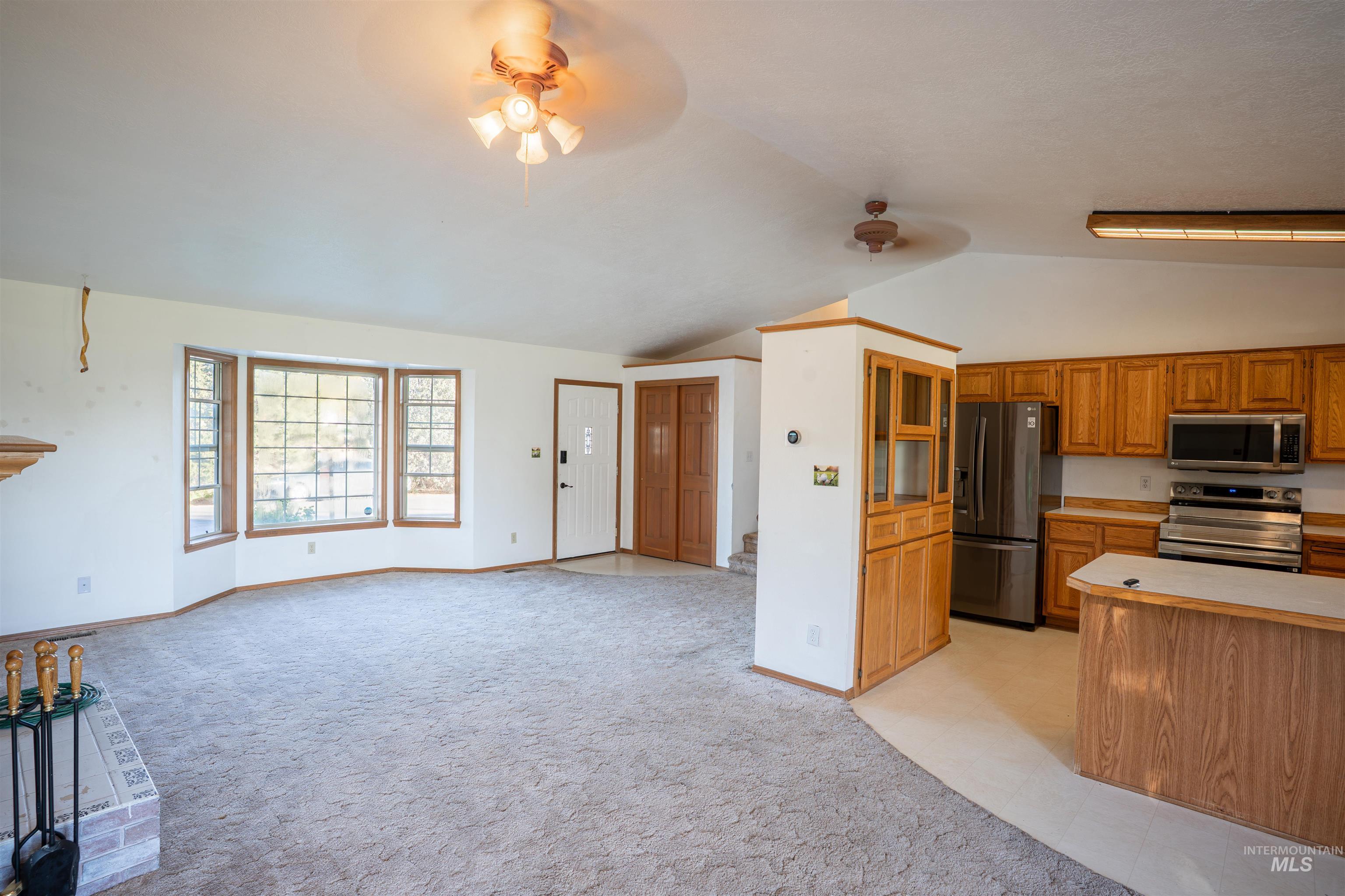 112 Seminole Cir Property Photo 6