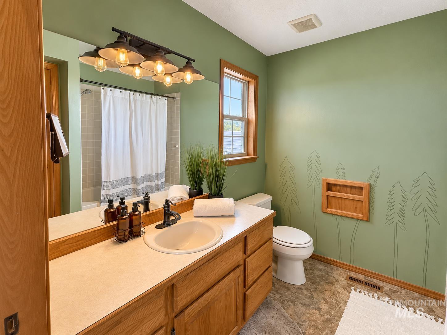 112 Seminole Cir Property Photo 10