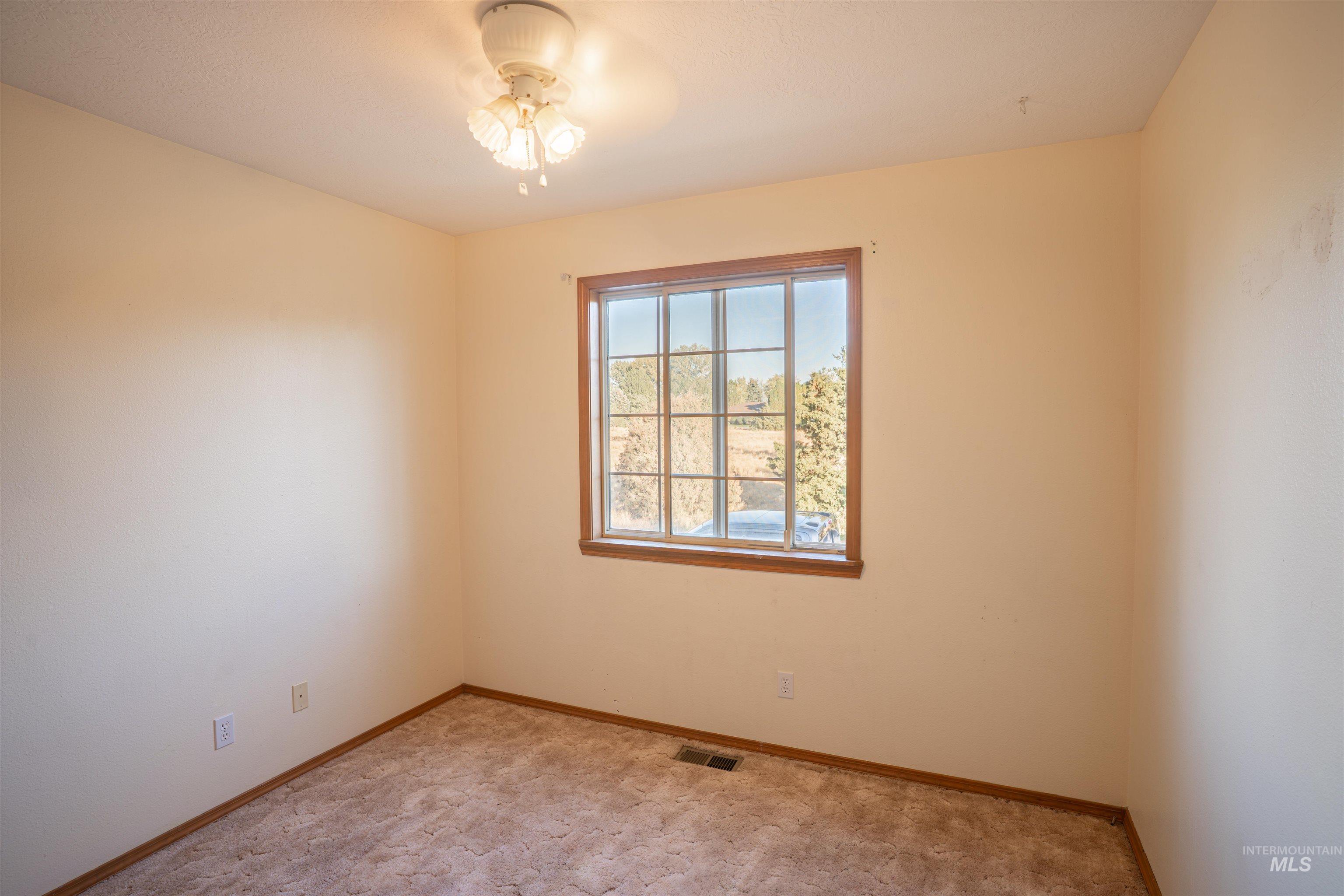 112 Seminole Cir Property Photo 12