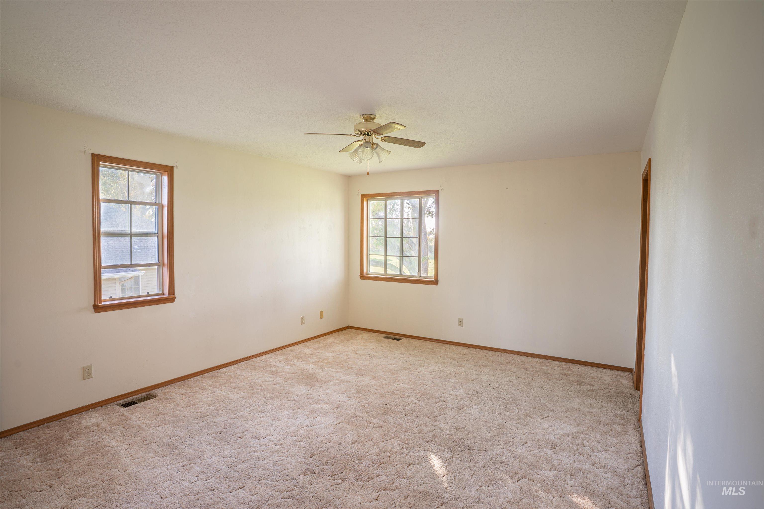 112 Seminole Cir Property Photo 14