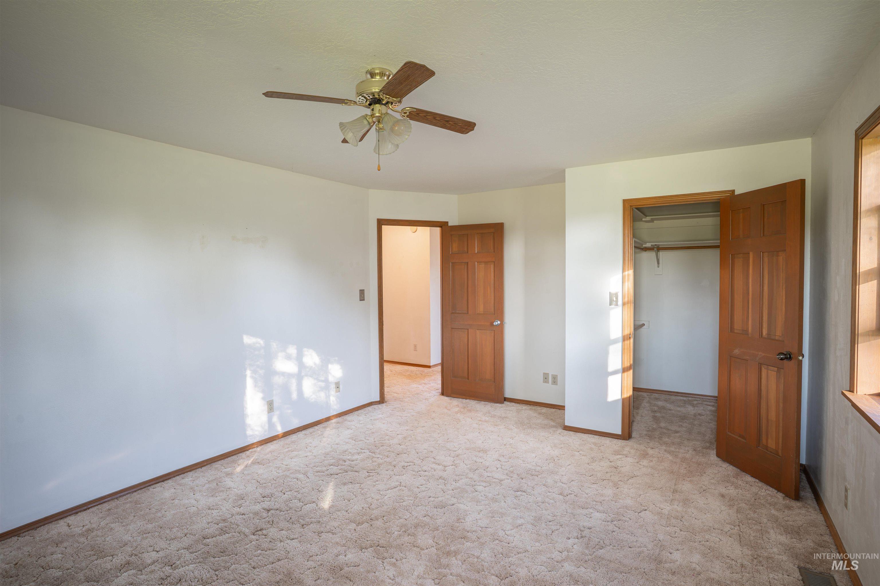 112 Seminole Cir Property Photo 16