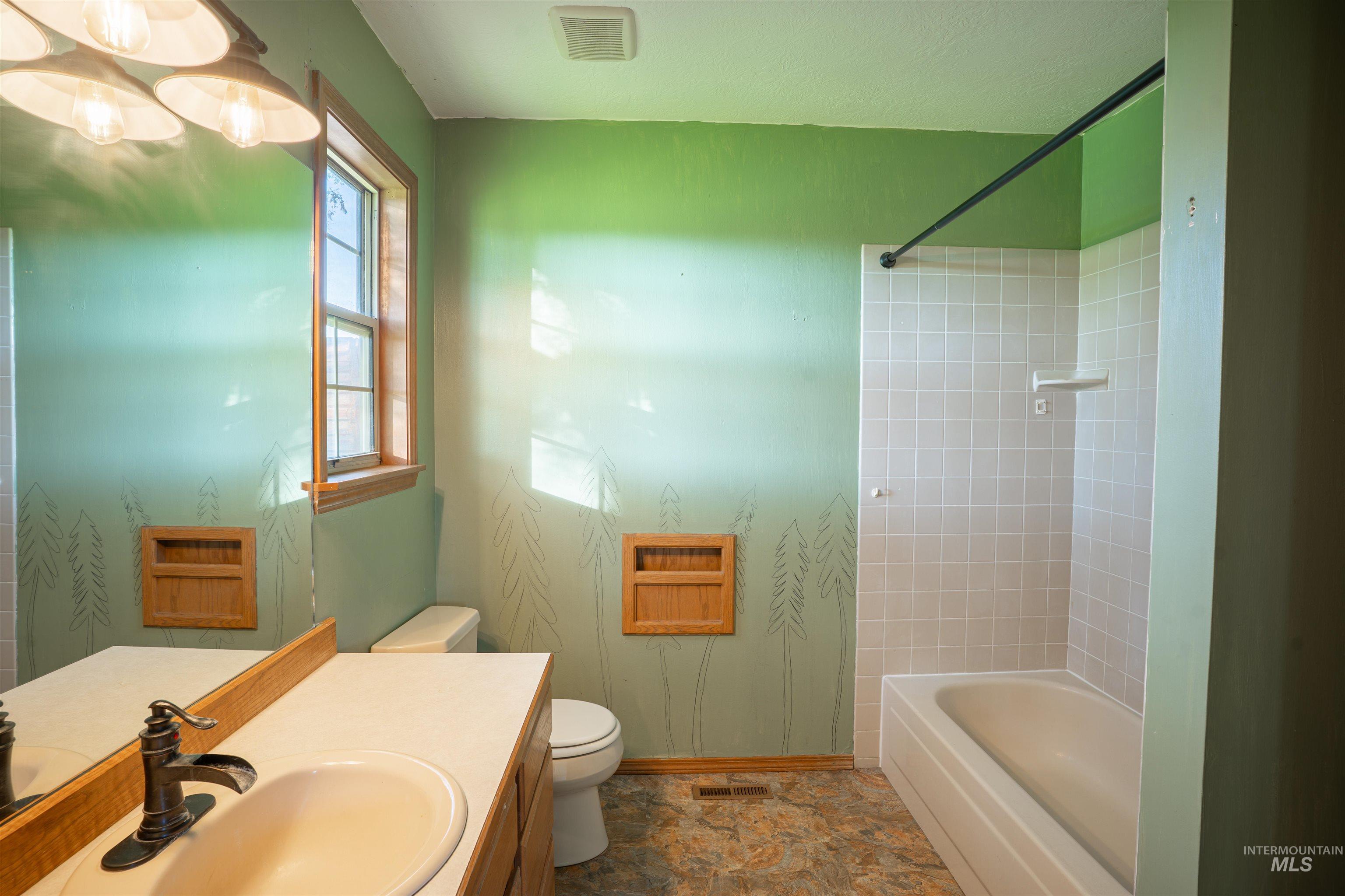 112 Seminole Cir Property Photo 18