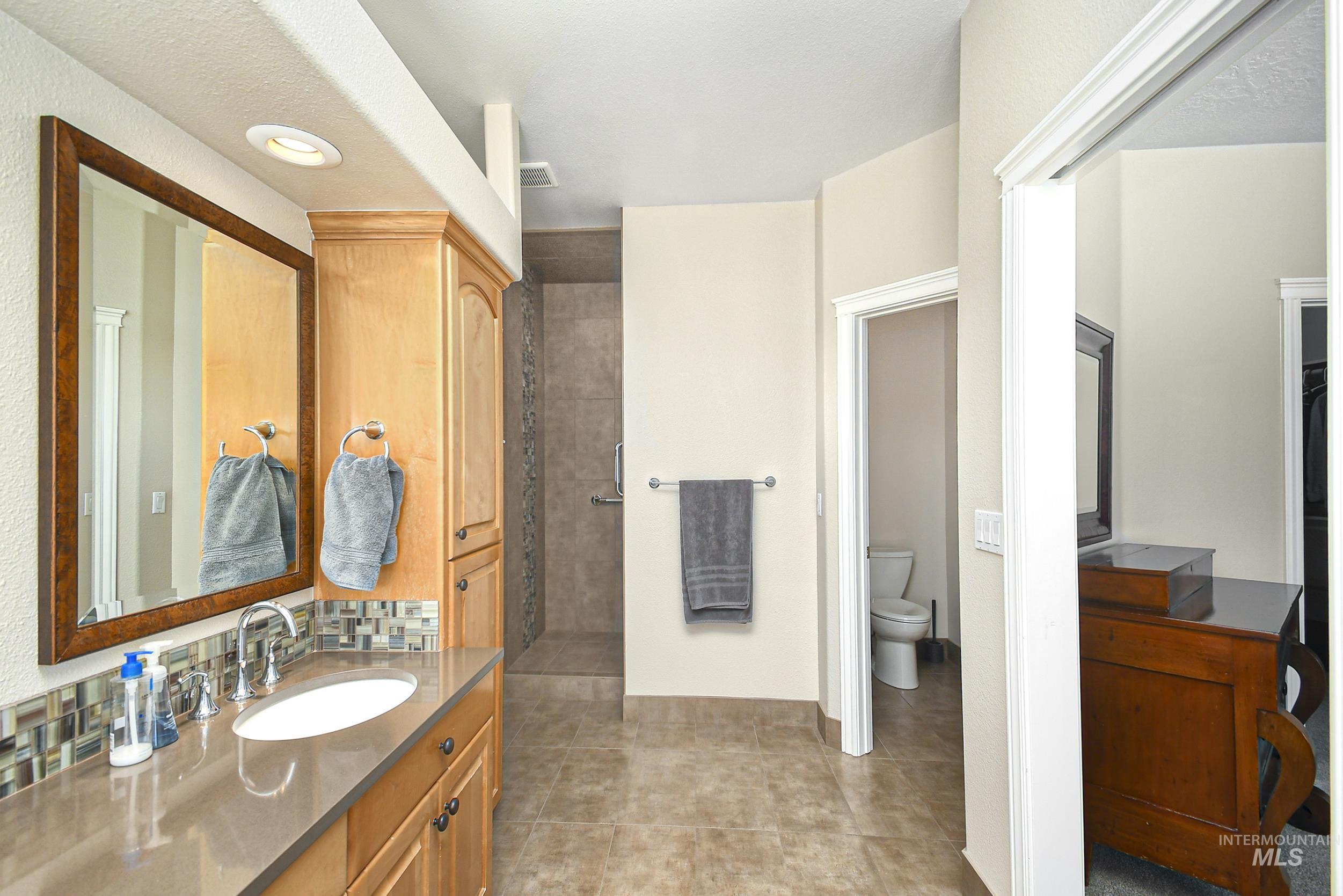 9001 Duck Lake Dr Property Photo 34