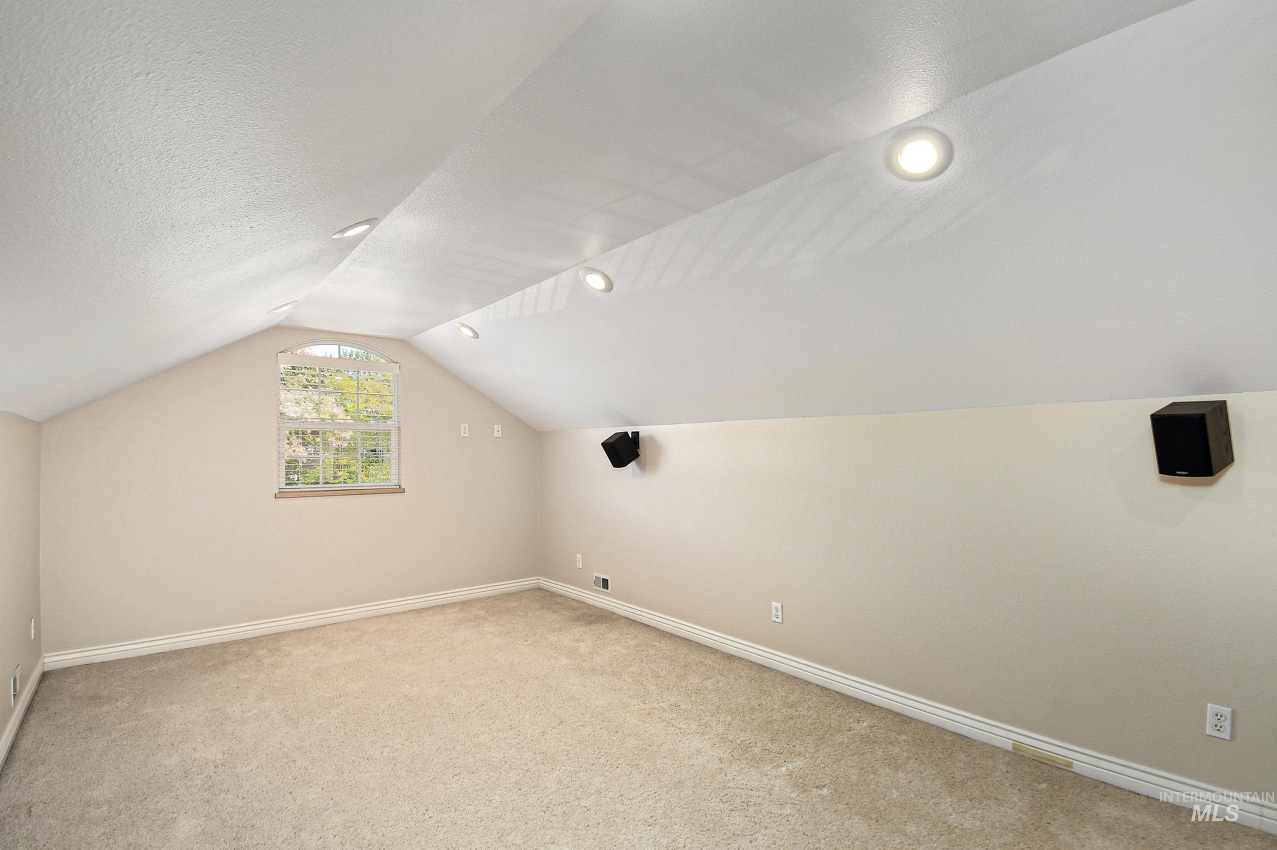 9001 Duck Lake Dr Property Photo 37