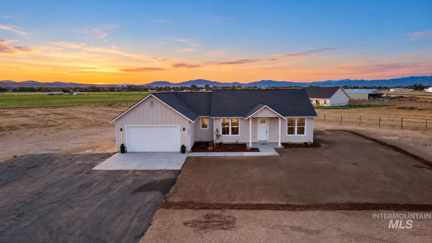1371 Hansen Road Property Photo 2