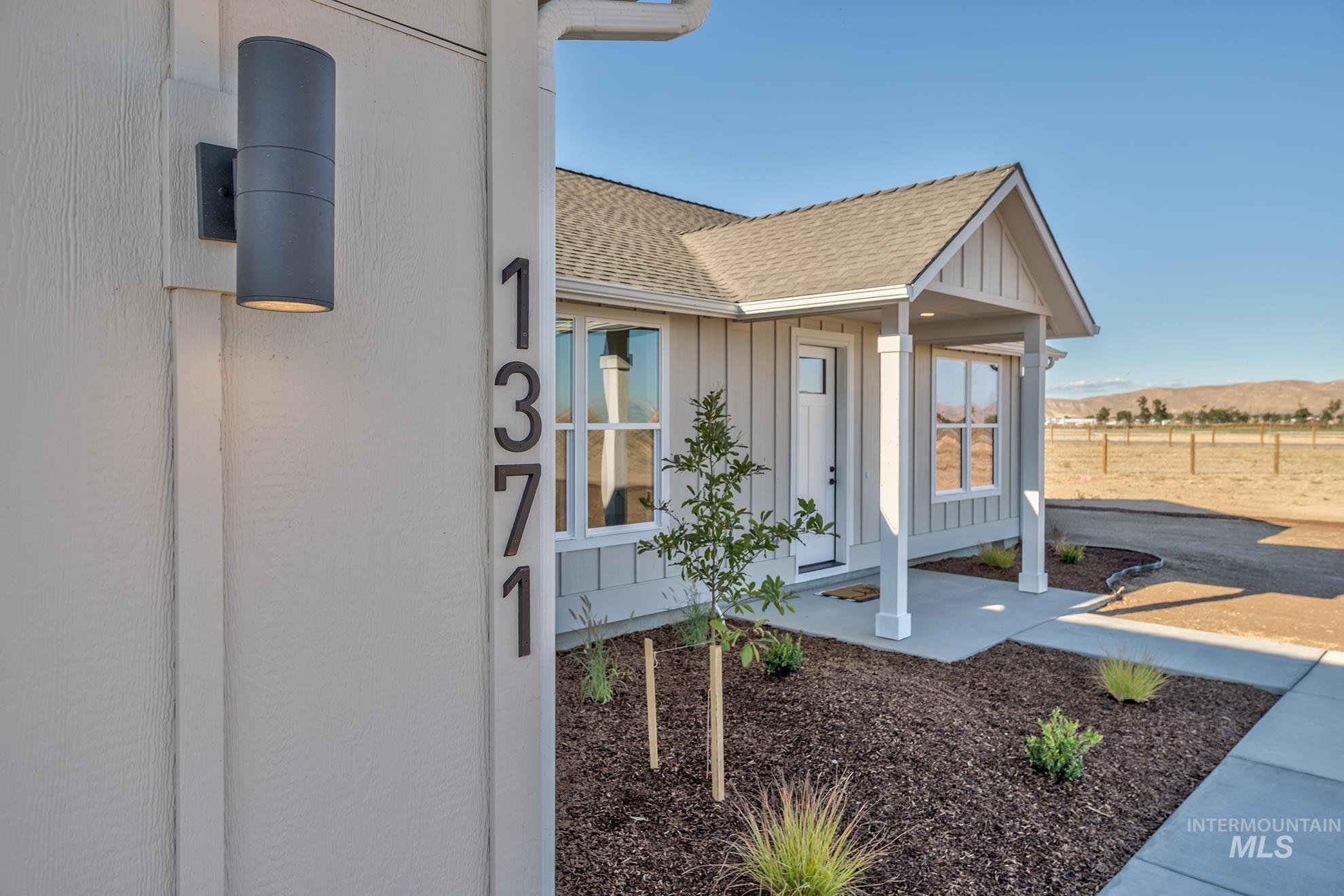 1371 Hansen Road Property Photo 4