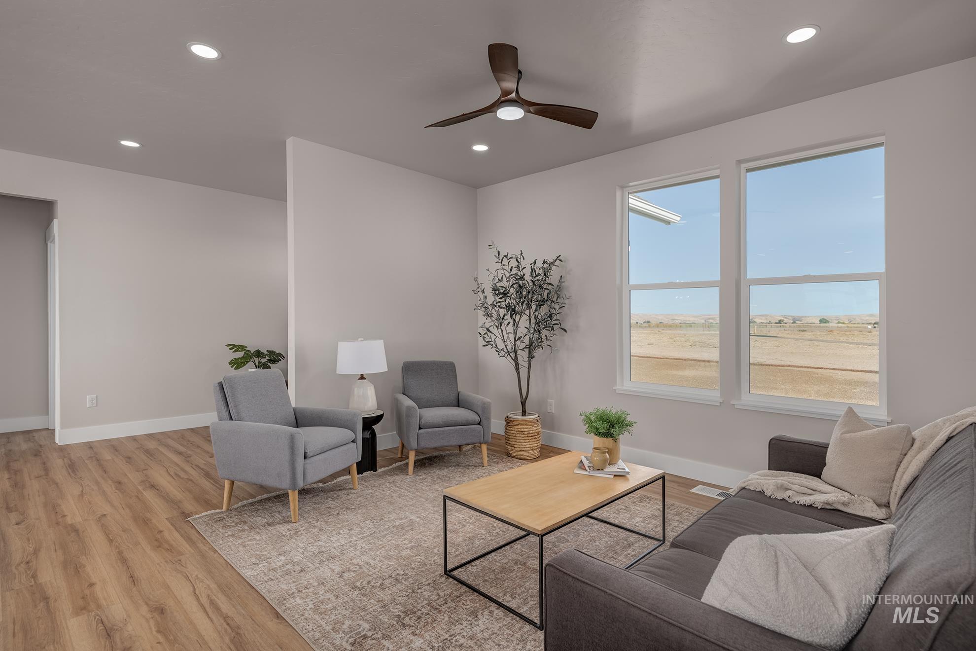 1371 Hansen Road Property Photo 8