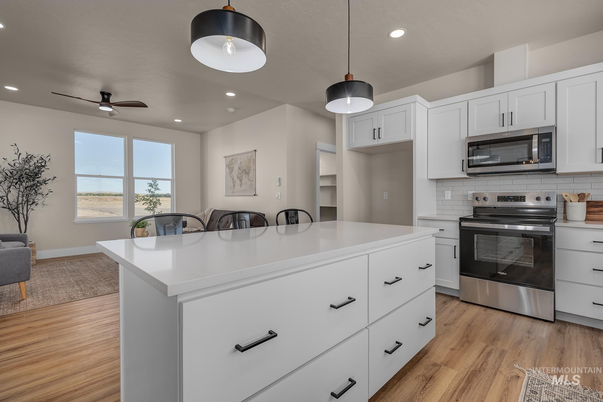 1371 Hansen Road Property Photo 14