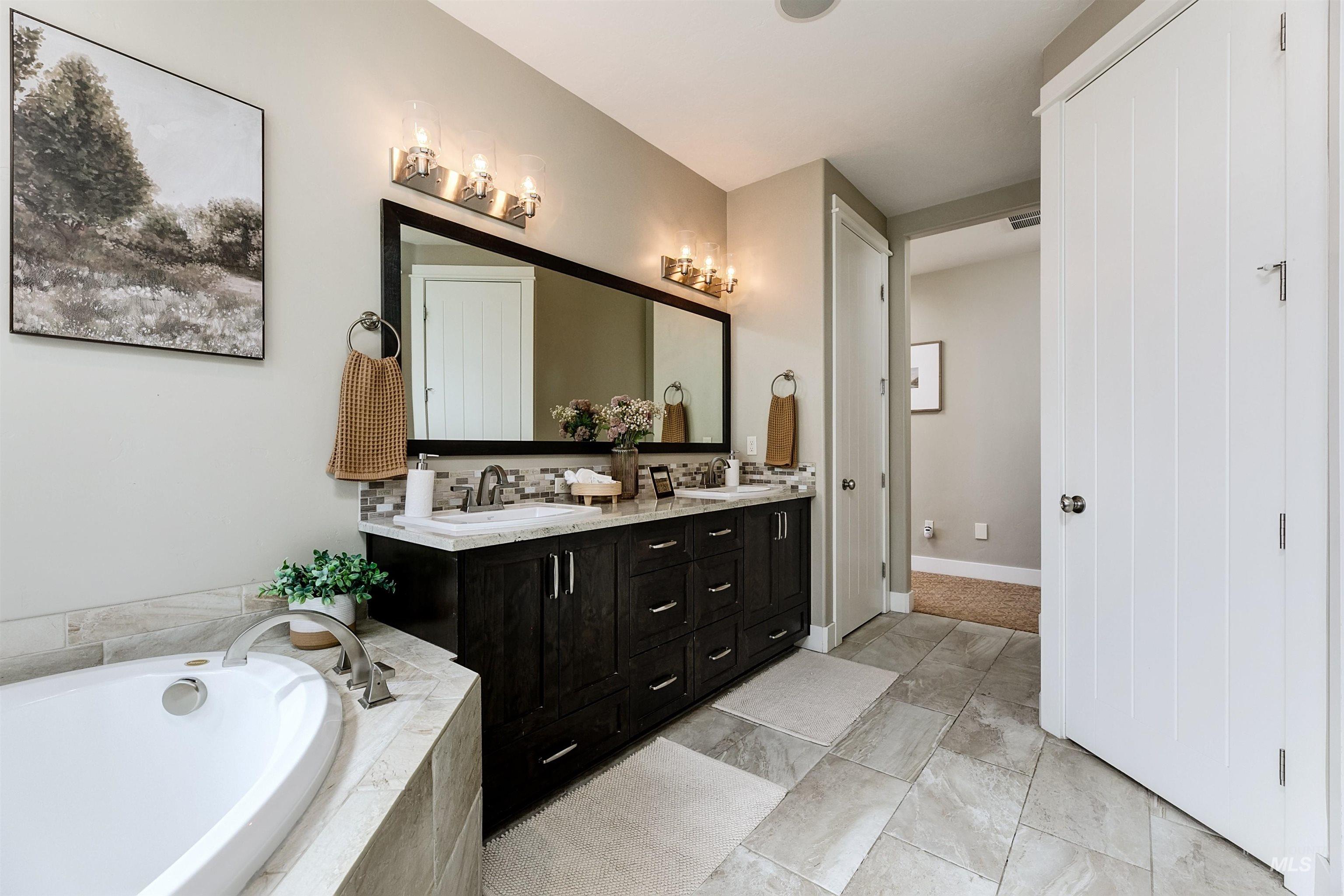 3833 Sage Creek Drive Property Photo 18
