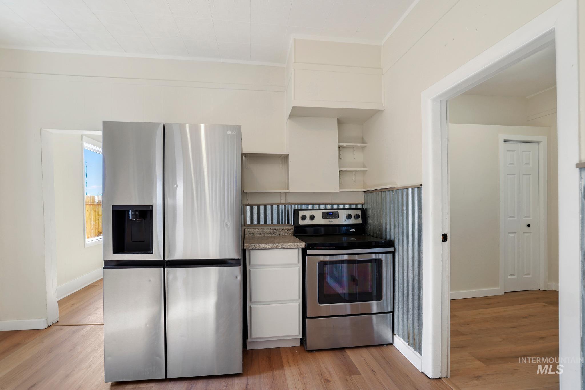 150 Adams St Property Photo 6