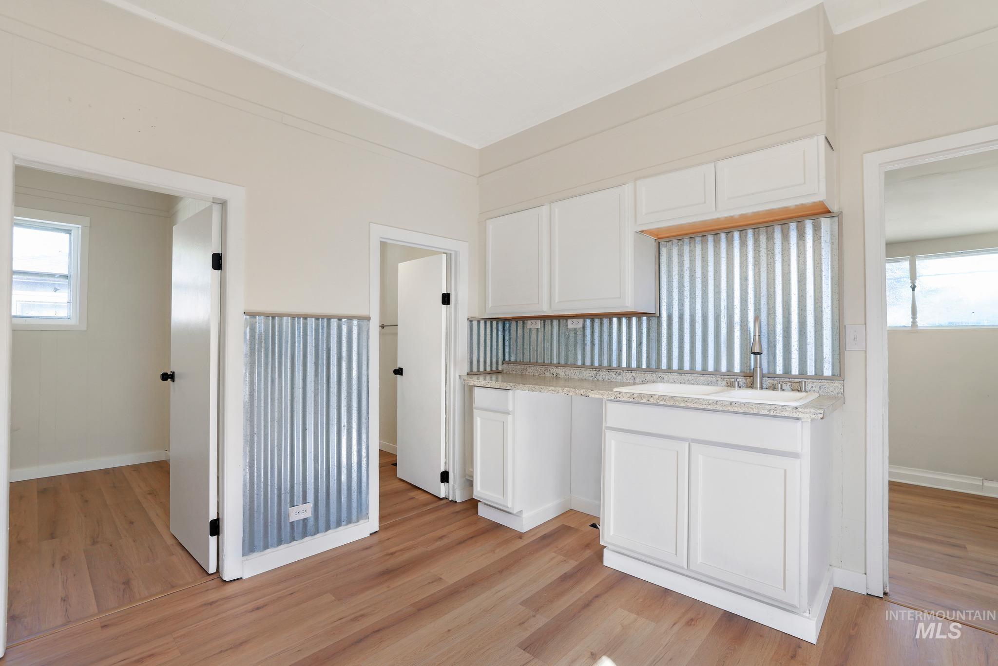 150 Adams St Property Photo 8