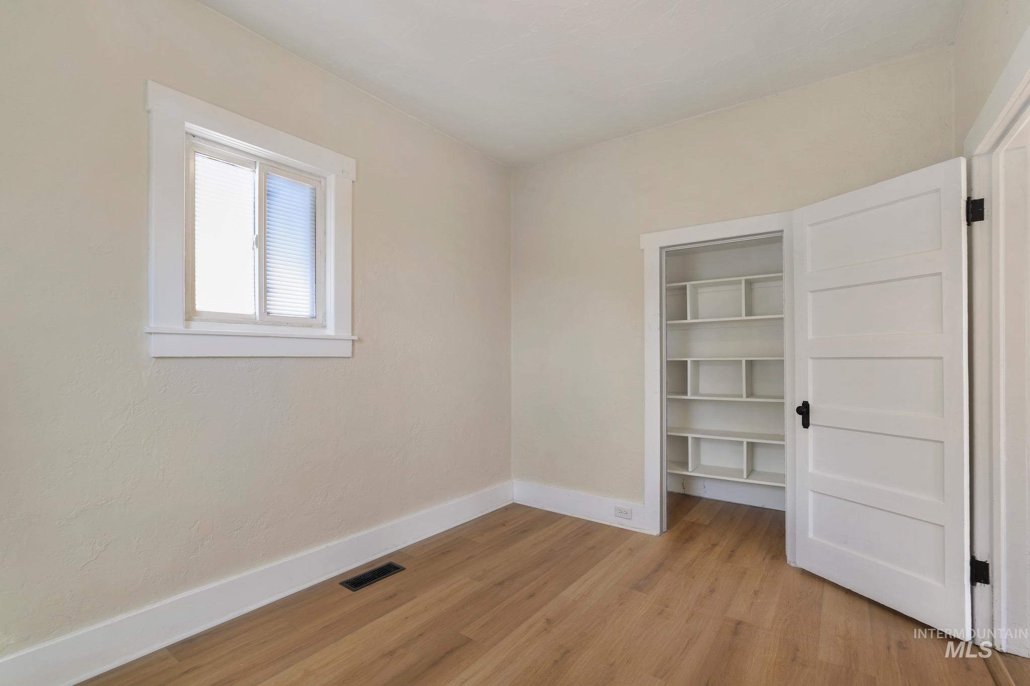 150 Adams St Property Photo 12