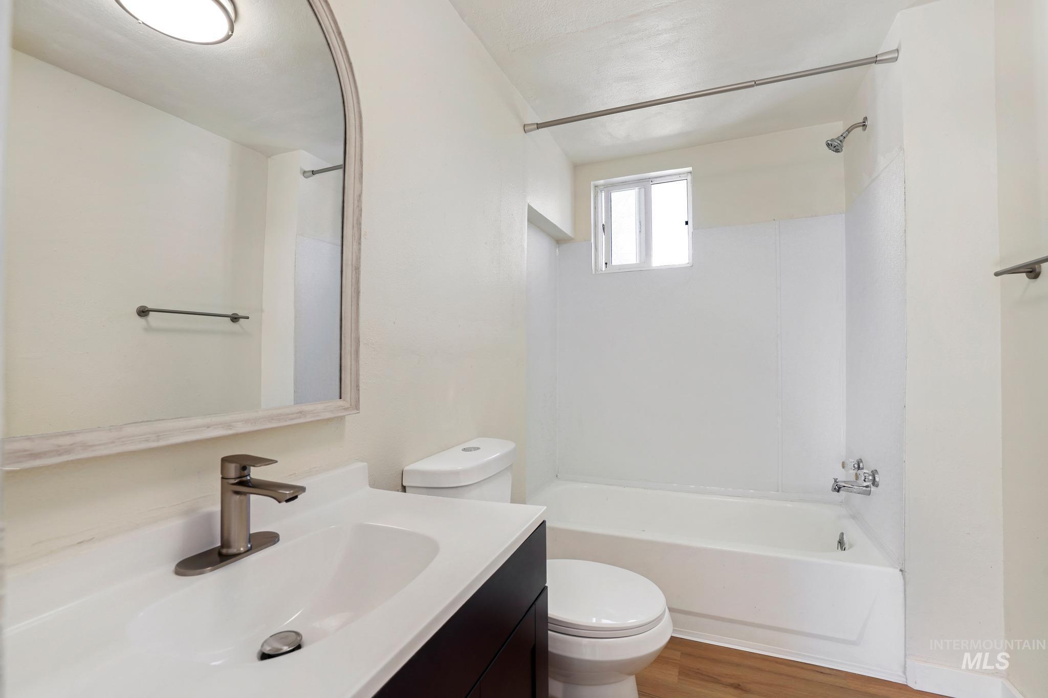 150 Adams St Property Photo 13