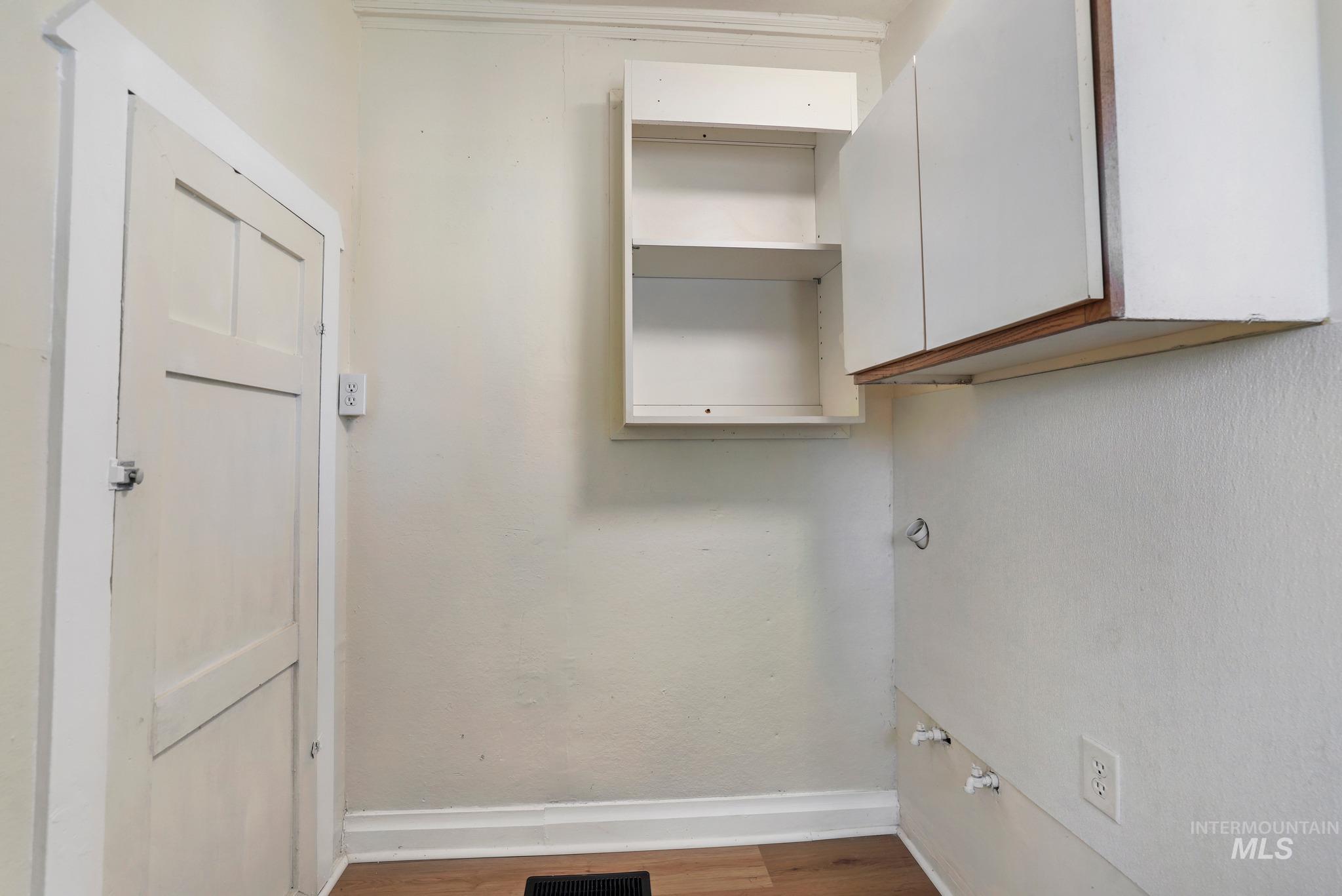 150 Adams St Property Photo 19