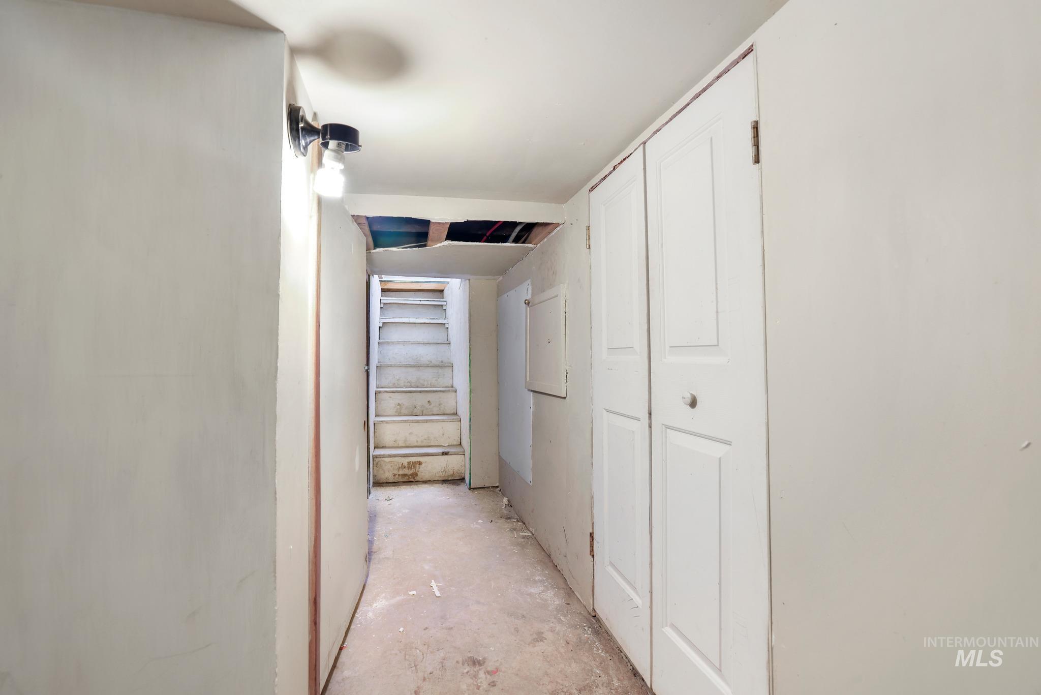 150 Adams St Property Photo 20