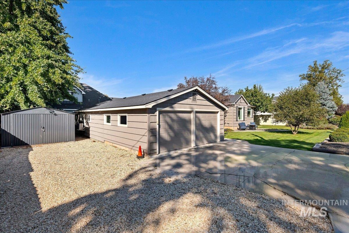 1303 N Ethridge Ln Property Photo 3