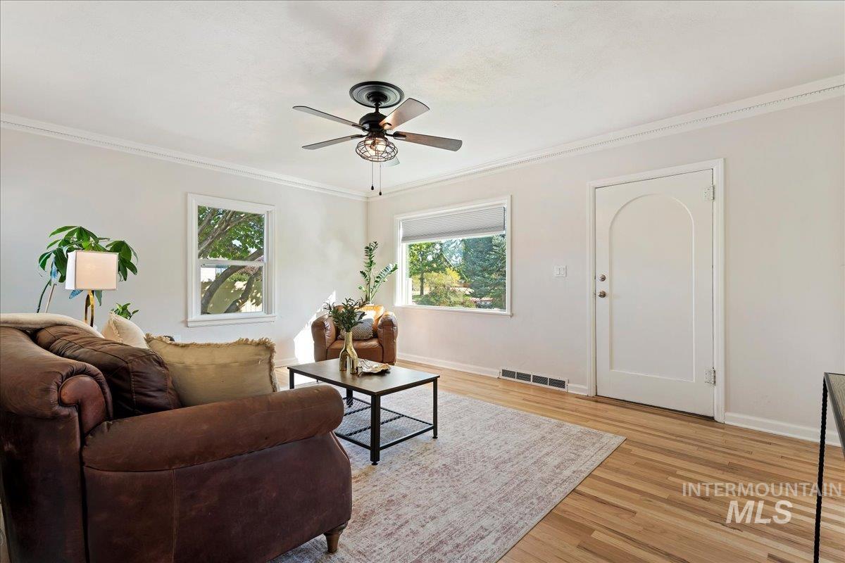 1303 N Ethridge Ln Property Photo 9