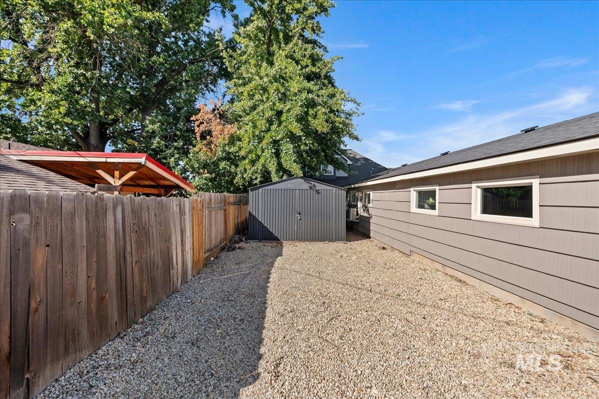 1303 N Ethridge Ln Property Photo 38