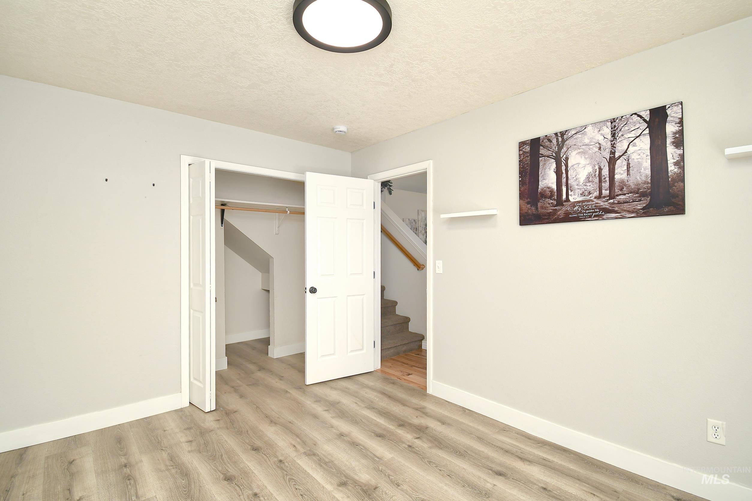 972 W Broadway Ave Property Photo 14
