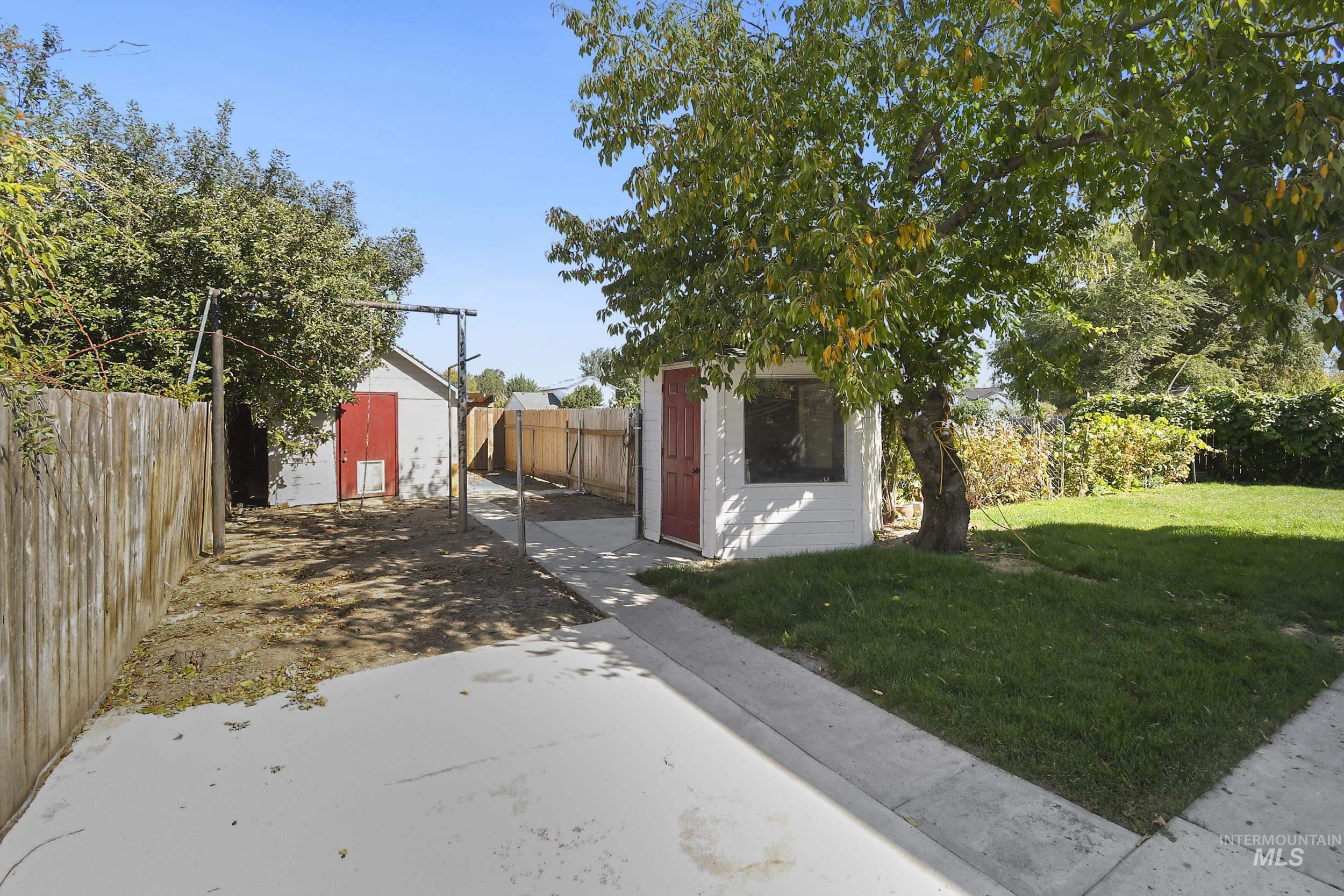 972 W Broadway Ave Property Photo 29