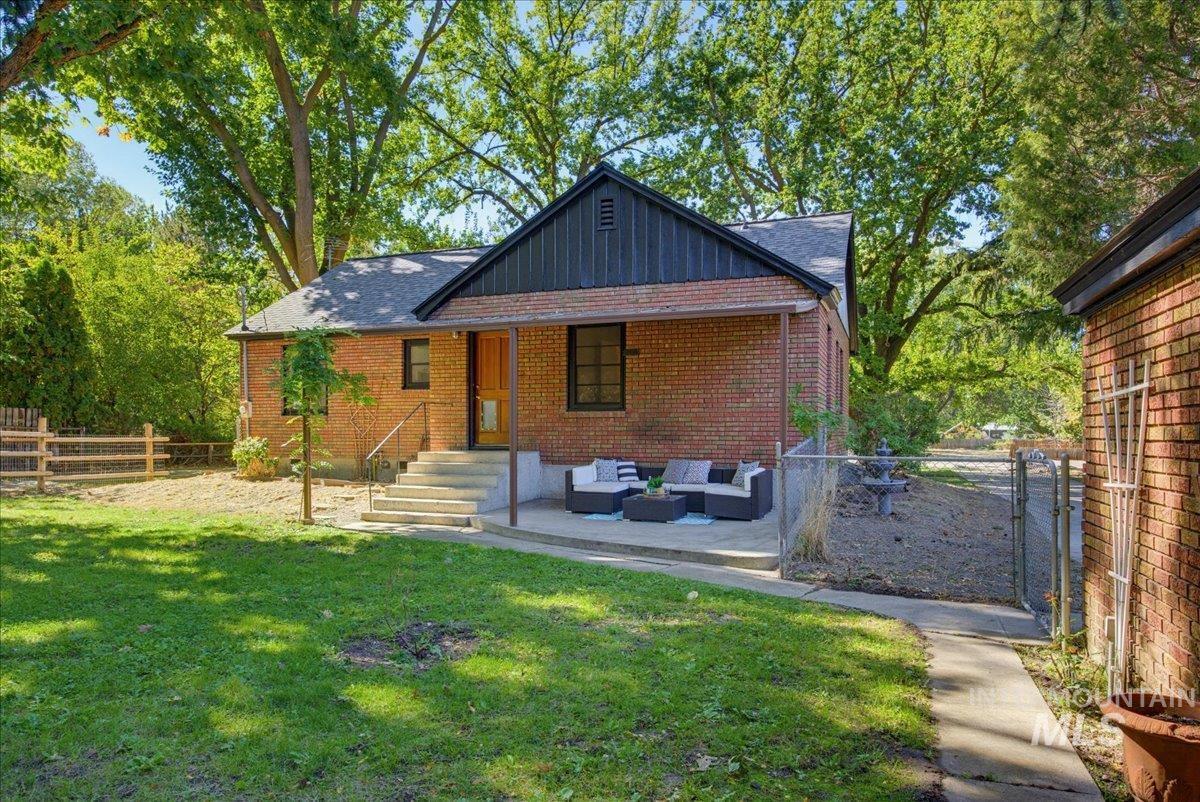 3720 N Collister Dr. Property Photo 4