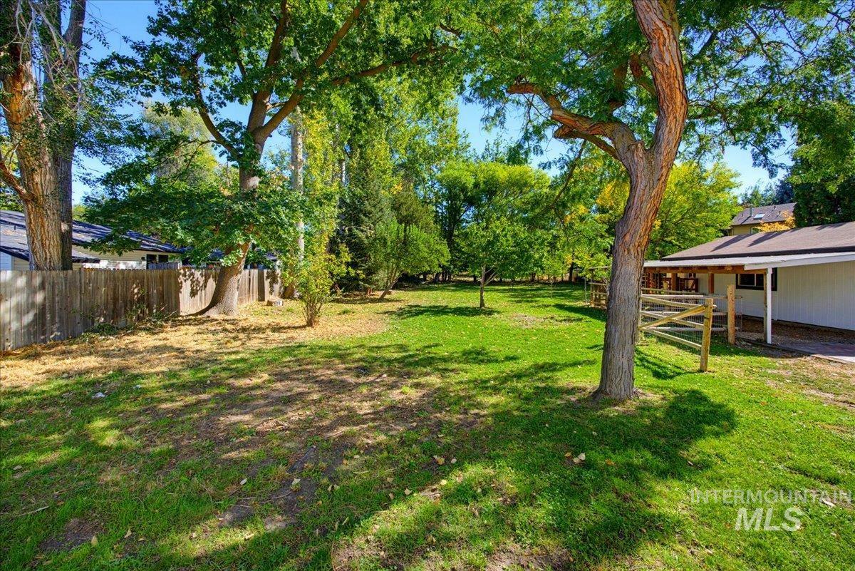 3718 N Collister Dr. Property Photo 7