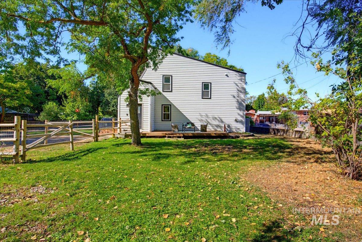 3718 N Collister Dr. Property Photo 8