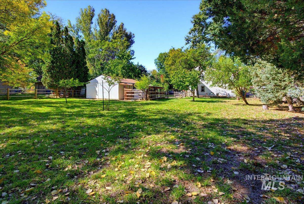 3718 N Collister Dr. Property Photo 9