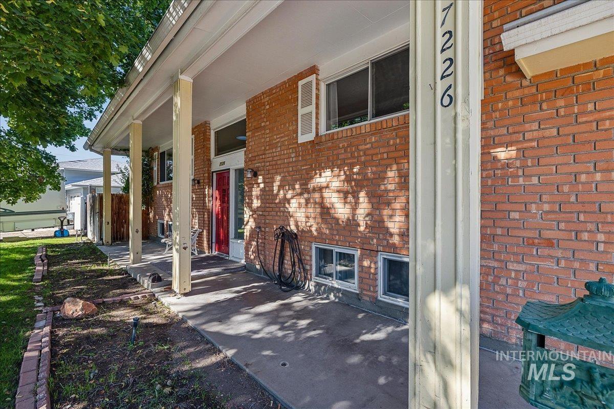 7226 W Cedarwood Dr. Property Photo 3