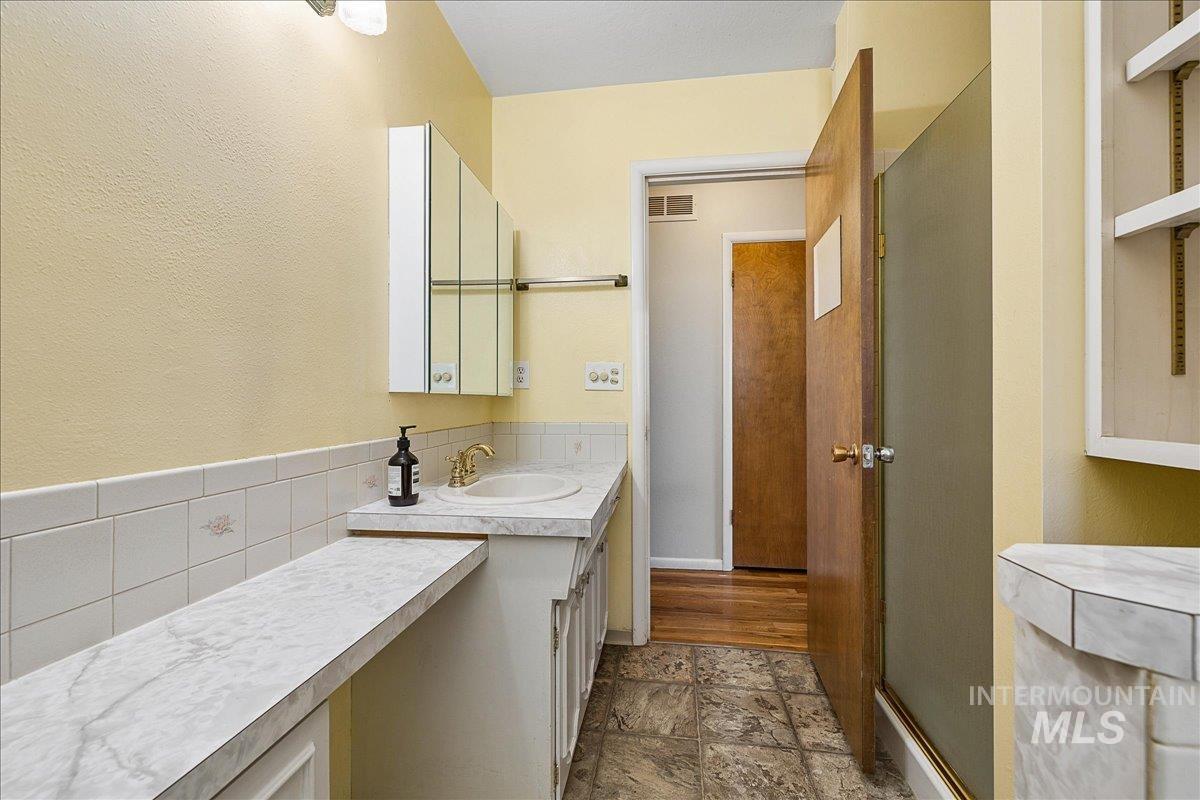 7226 W Cedarwood Dr. Property Photo 18