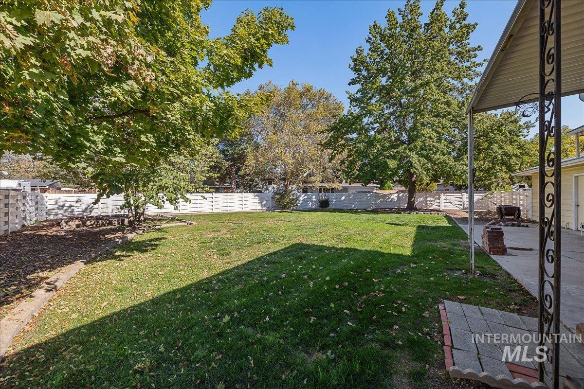 7226 W Cedarwood Dr. Property Photo 36